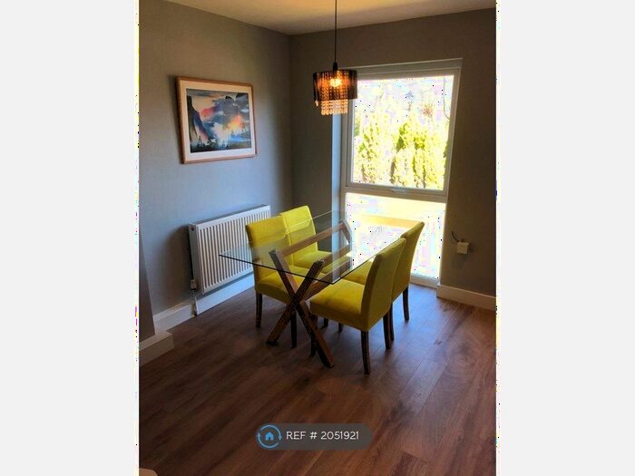 1 Bedroom Maisonette To Rent In Chasewood, Manchester, M19