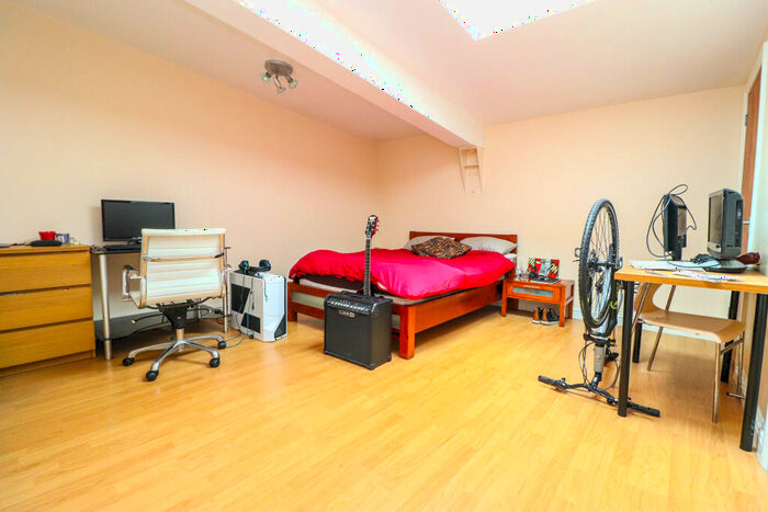 4 Bedroom Flat To Rent In Chapel Road, Southampton, SO14