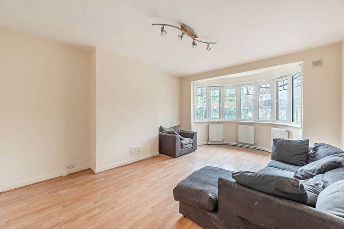 2 Bedroom Flat To Rent In Minehead Court, Harrow, HA2