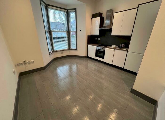 2 Bedroom Flat To Rent In Fortis Green, East Finchley, N2