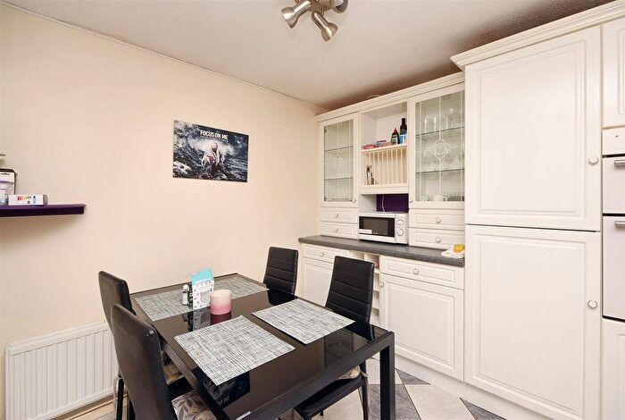 3 Bedroom Terraced House For Sale In Brennewater Mews, Norwich, NR5