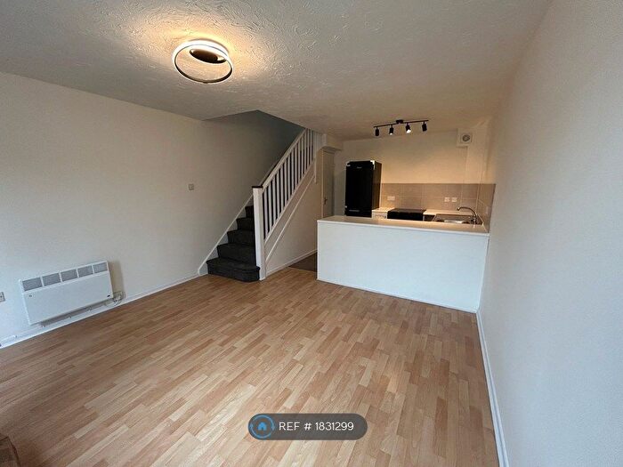 1 Bedroom Terraced House To Rent In Penn Road, Slough, SL3