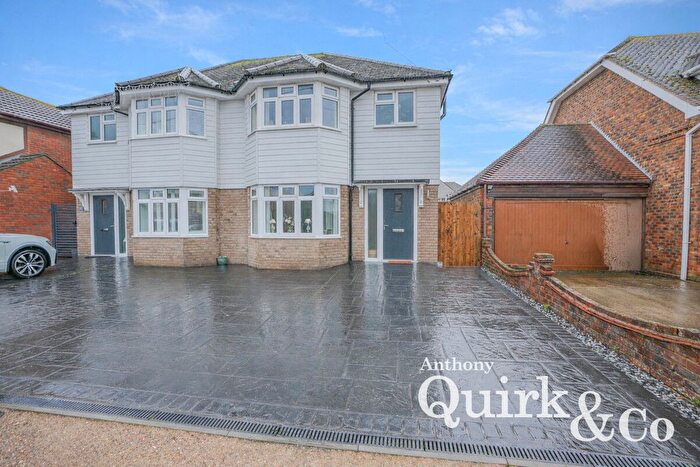 3 Bedroom Semi Detached House For Sale In Grafton Road, Canvey Island, SS8