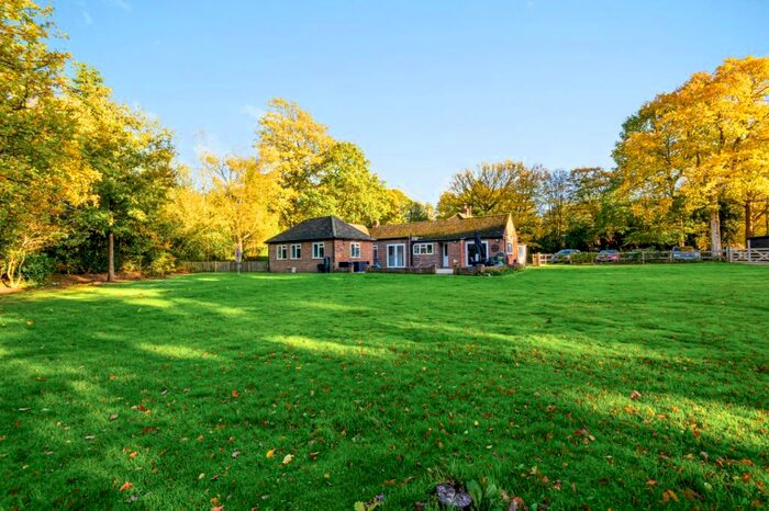 4 Bedroom Bungalow To Rent In Broad Lane Newdigate, RH5