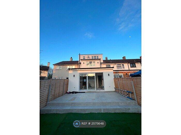 2 Bedroom Flat To Rent In Canons Gate, Harlow, CM20