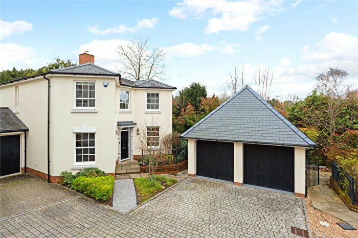 4 Bedroom Detached House To Rent In Elizabeth Place, Winchester, SO22