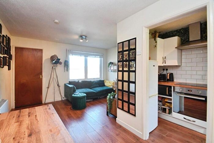 1 Bedroom End Of Terrace House For Sale In Markenfield Road, Harrogate, HG3