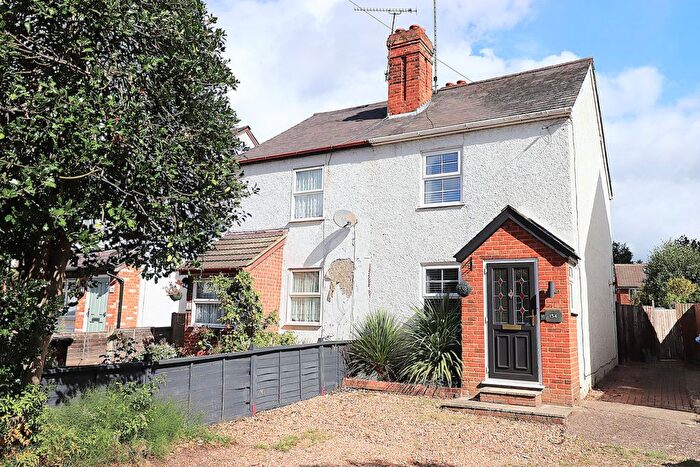2 Bedroom Semi-detached House For Sale In Cove Road, Farnborough, GU14