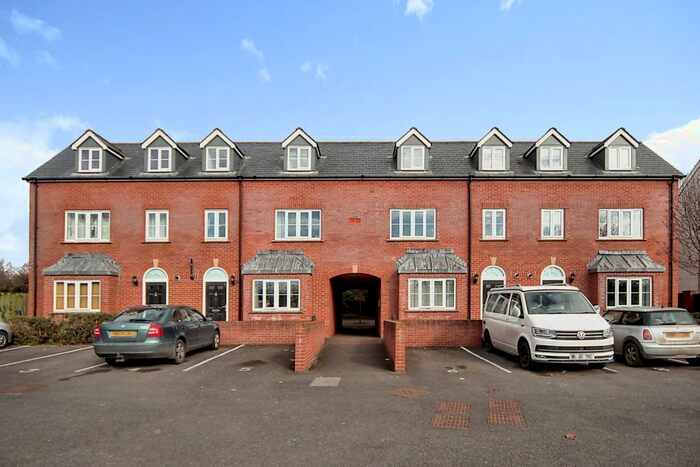 1 Bedroom Flat To Rent In Bindon Road, Taunton, TA2