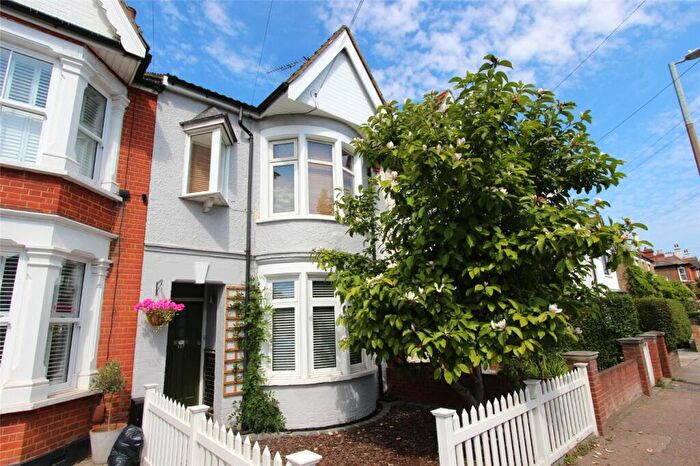 2 Bedroom Apartment To Rent In Elm Road, Leigh-on-Sea, Essex, SS9