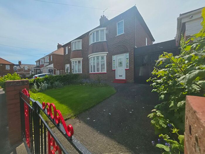 3 Bedroom Semi-Detached House For Sale In Ferndene Crescent, Sunderland, SR4