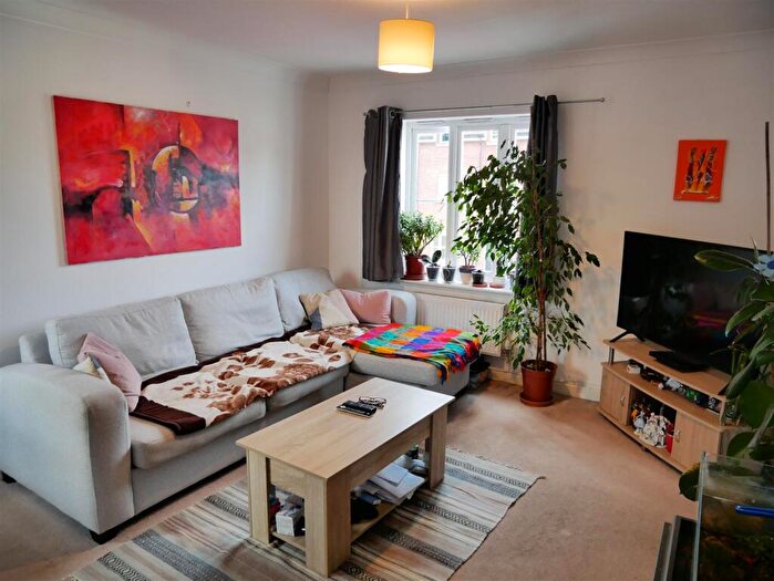 2 Bedroom Flat For Sale In Savoy Court, King Edward Close, Calne, SN11