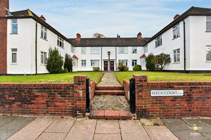 2 Bedroom Flat For Sale In Beech Court, Kingsground, Eltham, London, SE9