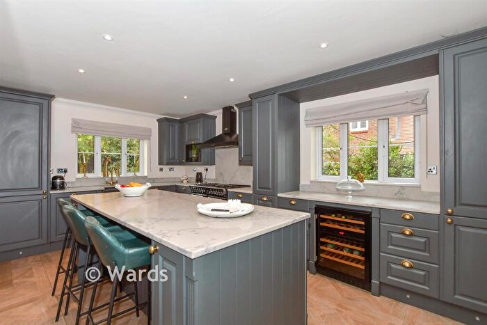 5 Bedroom Detached House For Sale In Busbridge Close, East Malling, West Malling, Kent, ME19