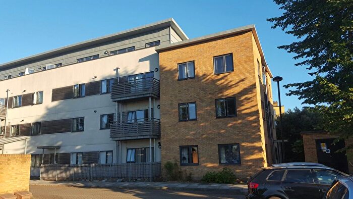 2 Bedroom Flat To Rent In Champion House, Charlton, SE7