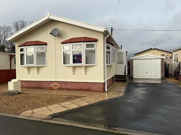 2 Bedroom Park Home For Sale In Estuary Park, Llangennech, Llanelli, SA14