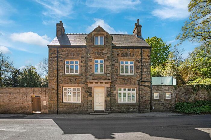 4 Bedroom Character Property To Rent In Main Road, Old Brampton, S42