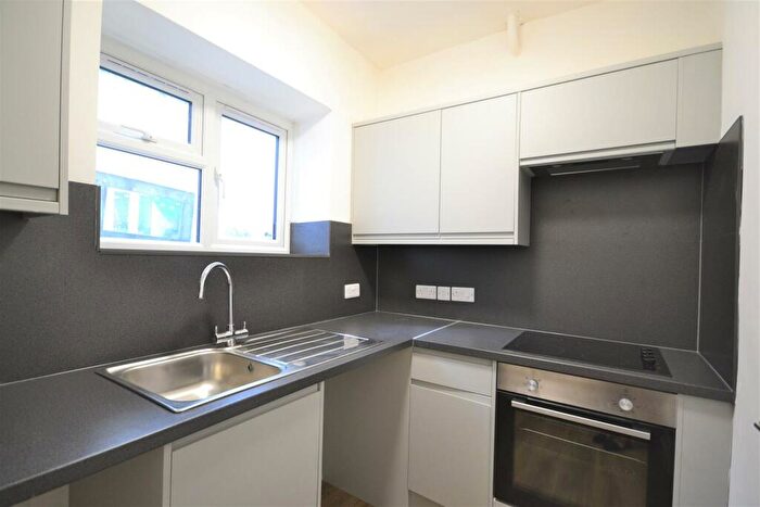 1 Bedroom Flat To Rent In Brunswick Place, Hove, BN3