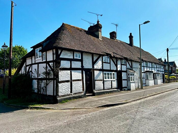 2 Bedroom End Of Terrace House For Sale In London Road, Holybourne, Alton, Hampshire, GU34