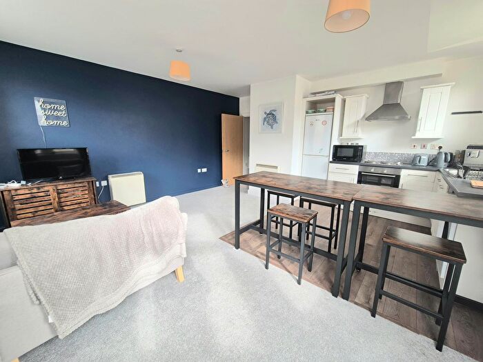 2 Bedroom Flat To Rent In Town Hall Street East, Halifax, HX1