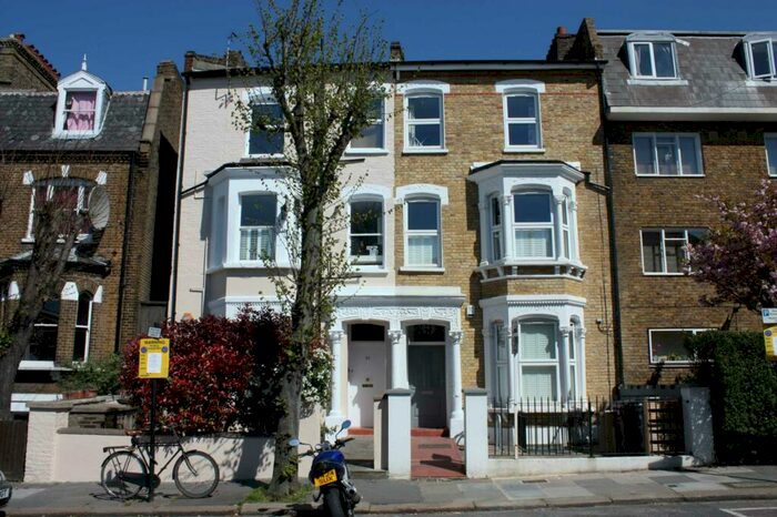 2 Bedroom Flat To Rent In Herne Hill Road, SE24