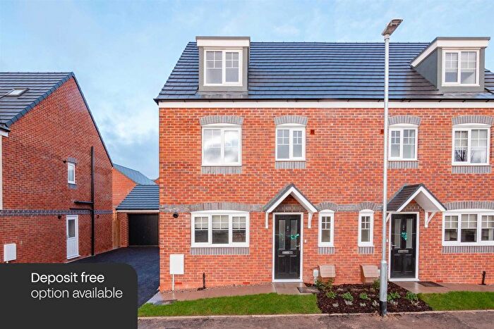 4 Bedroom Detached House To Rent In Foxfields, Stoke-On-Trent, ST3