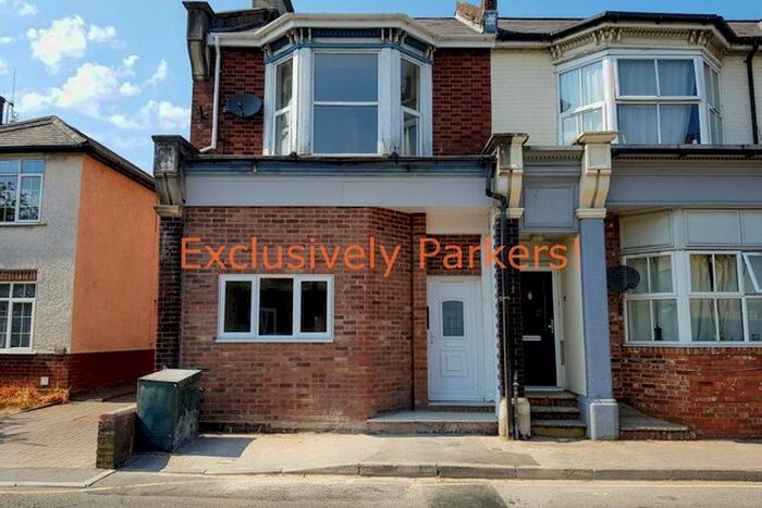 Studio To Rent In High Street, Totton, Southampton SO40