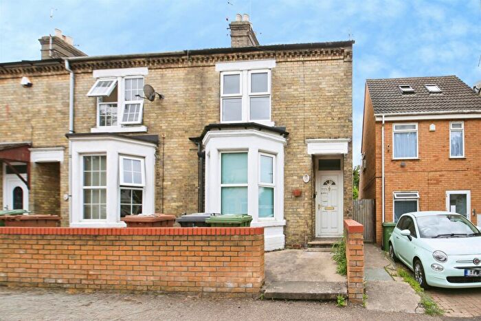 2 Bedroom End Of Terrace House For Sale In George Street, Peterborough, PE2