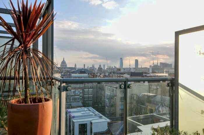 2 Bedroom Penthouse To Rent In Horseshoe Court, Brewhouse Yard, Farringdon, EC1V