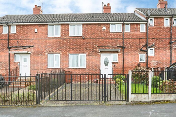3 Bedroom Terraced House For Sale In Wyther Park Mount, Leeds, LS12
