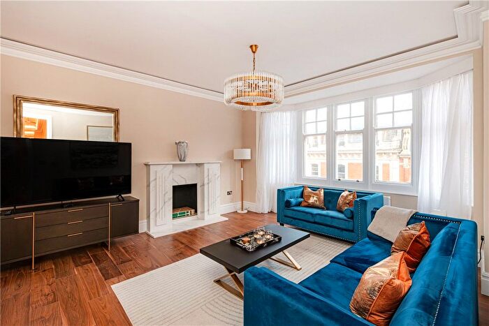 4 Bedroom Flat To Rent In Duke Street, Mayfair, London, W1K