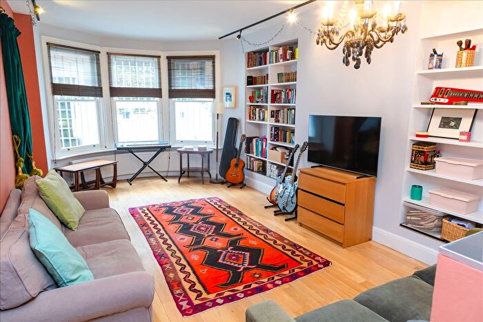 2 Bedroom Flat For Sale In Sinclair Road, Kensington Olympia, W14