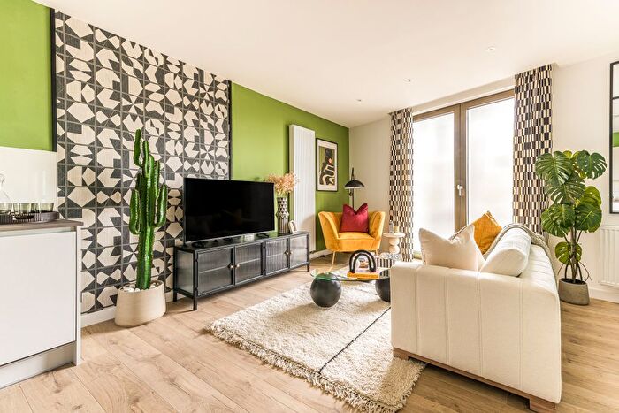 1 Bedroom Flat For Sale In Stephenson Street, London, E16