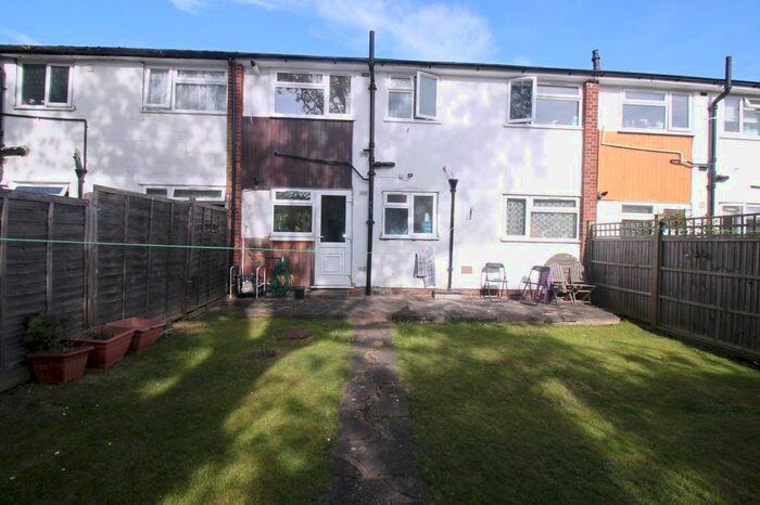 2 Bedroom Maisonette To Rent In Harrow, Harrow, Greater London, HA3