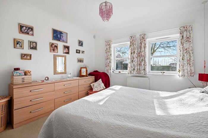 2 Bedroom Detached Bungalow For Sale In South Drive, Cuffley, Potters Bar, EN6