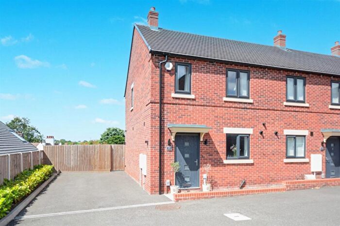 2 Bedroom Town House For Sale In Little Hallam Hill, Ilkeston, DE7