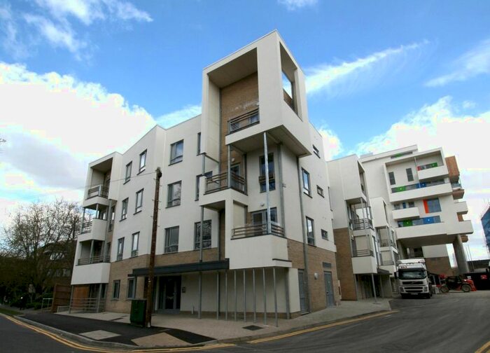 2 Bedroom Flat To Rent In Glenalmond Avenue, Cambridge, CB2