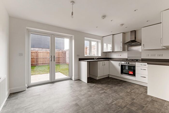 2 Bedroom Semi-Detached House For Sale In Mallard Close, Cambridge, CB24