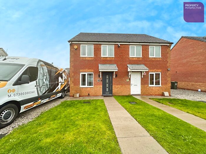 3 Bedroom Semi Detached House For Sale In Constable Drive, Rochdale, OL11