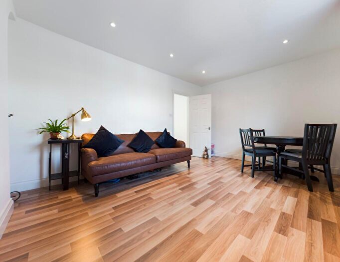 2 Bedroom Flat To Rent In Lower Road, Surrey Quays, SE8