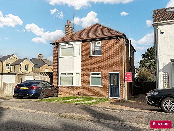 2 Bedroom Maisonette For Sale In Hadley Road, Barnet, EN5