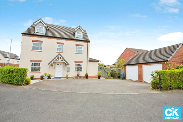 5 Bedroom Detached House For Sale In Sandpiper Drive, Doxey, Stafford, ST16