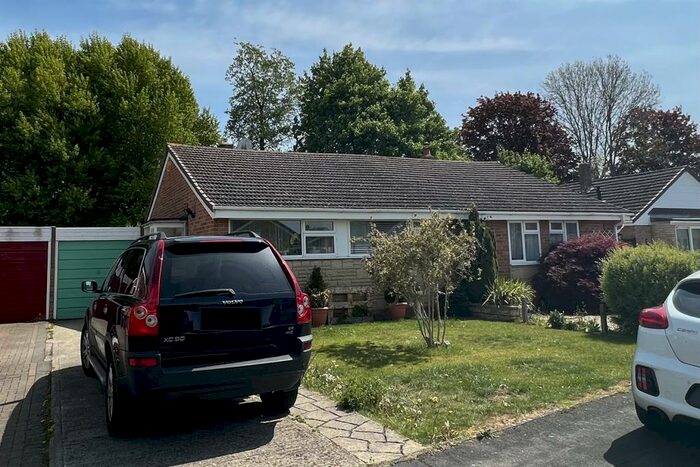 2 Bedroom Bungalow To Rent In Hardwick Avenue, Kidlington, Kidlington, OX5