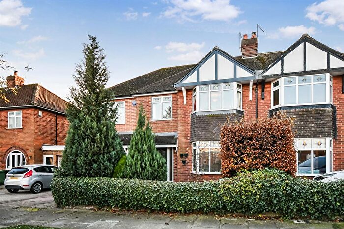 5 Bedroom Semi-detached House For Sale In Lycett Road, Dringhouses, YO24