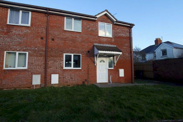 2 Bedroom Property To Rent In Evergreens Close, Swindon, SN3