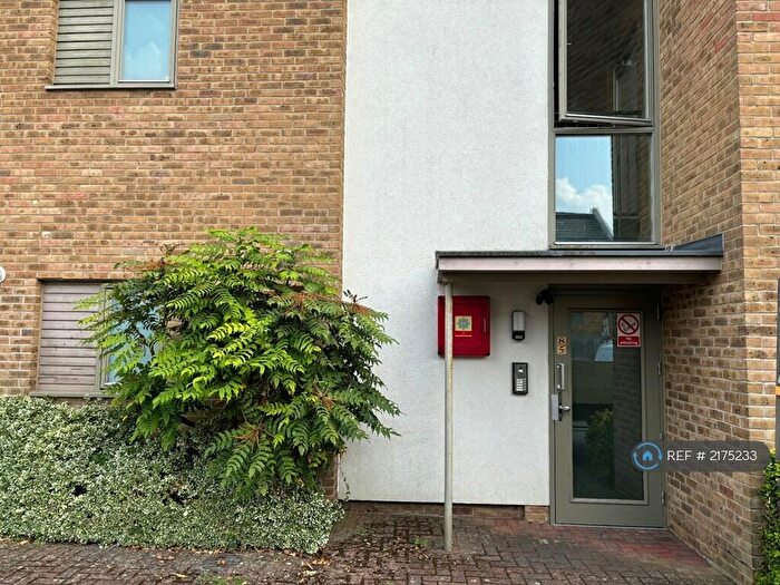 1 Bedroom Flat To Rent In Sydney Road, Sutton, SM1