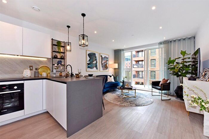 2 Bedroom Apartment To Rent In Darjeeling House, Memorial Avenue, Slough, Berkshire, SL1