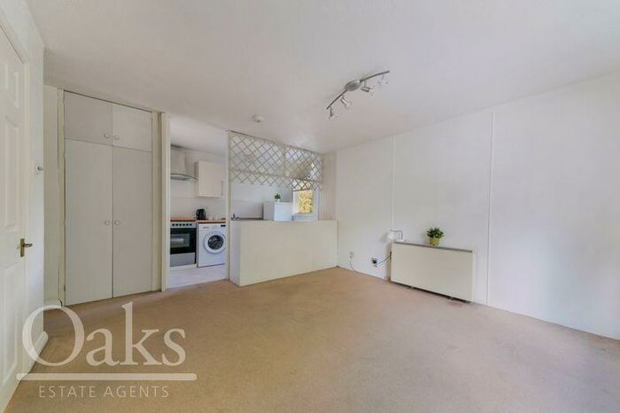 1 Bedroom Flat To Rent In Mayfield Road, Sanderstead, CR2