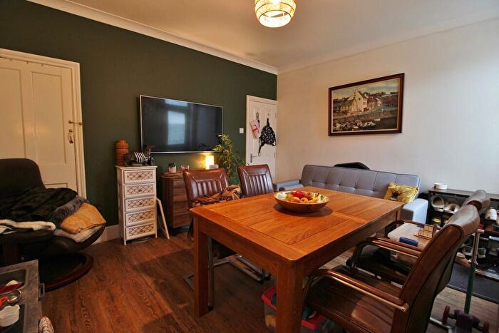 3 Bedroom Terraced House For Sale In Kingsley Road, Southsea, PO4