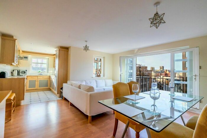 2 Bedroom Flat To Rent In Mayfair House, Piccadilly, York YO1